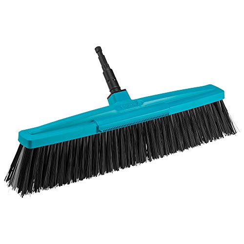 Scopa Per Esterni Gardena Combisystem: Stabile Scopa Per Il Giardino E I Vialetti Intorno Alla Casa, Larghezza 45 Cm, Setole In Polipropilene (3622-20