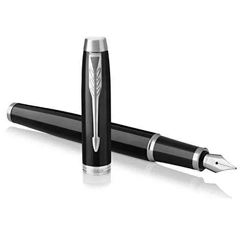 Parker 1931651 Im Penna Stilografica, Punta Media E Ricarica Di Inchiostro Blu, Confezione Regalo, Black Lacquer Chrome Trim