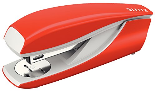 Leitz Cucitrice Da Ufficio, Capacità Fino A 30 Fogli, Rosso (Chiaro), Design Ergonomico In Metallo, Include Punti, Gamma Nexxt, 55020020