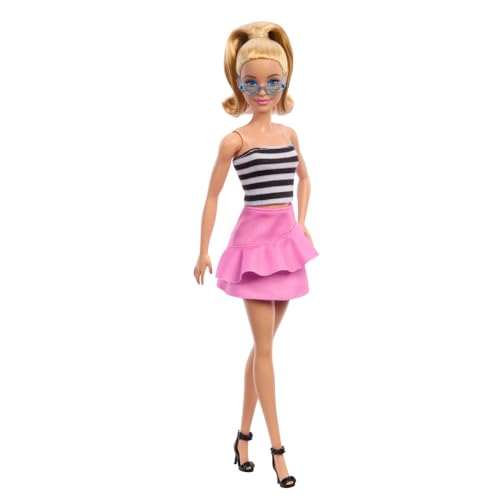 Barbie - Fashionistas N. 213 Da Collezione 65° Anniversario, Bambola Bionda Con Top A Righe, Gonna Rosa E Occhiali Da Sole, Giocattolo Per Bambini, 3+