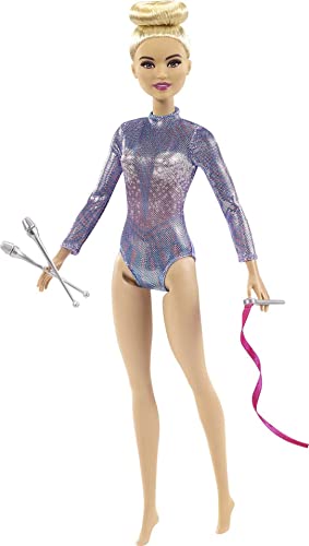 Barbie -Ginnasta, Bambola Bionda Con Coloratissimo Body, 2 Bastoni E Nastro, Giocattolo Per Bambini 3+ Anni, Gtn65