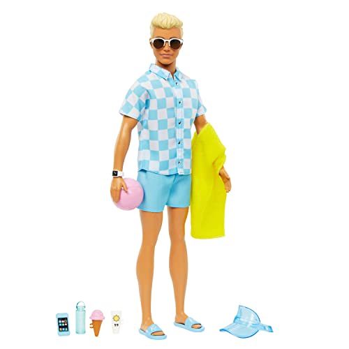 Barbie - Ken Biondo Con Costume Da Bagno Azzurro E Camicia Blu, Bambola Con Visiera, Telo Mare, Sandali Con Logo Ken E Tanti Accessori Da Spiaggia, Gi