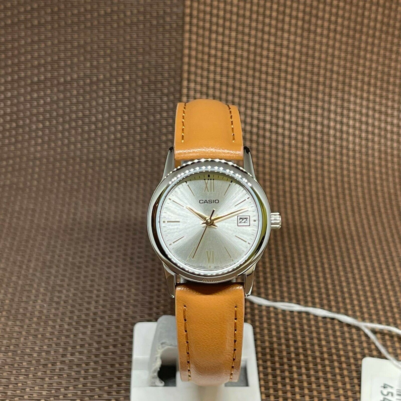 Casio LTP-V002L-7B3 analogico al quarzo cinturino in pelle marrone da donna...