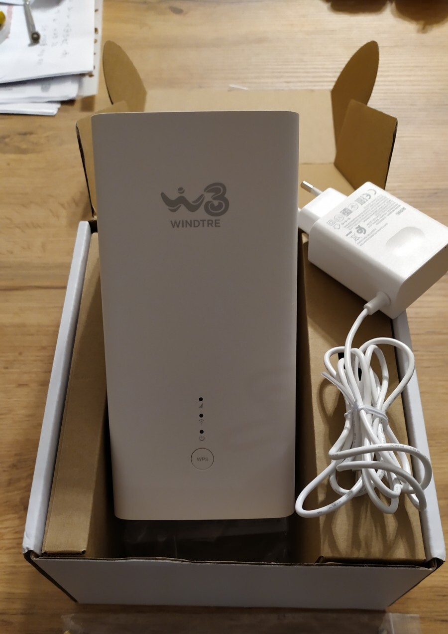 Huawei B628-350 SoyeaLink 4g CPE PRO 3 modem router 4G+  brandizzato WindTre