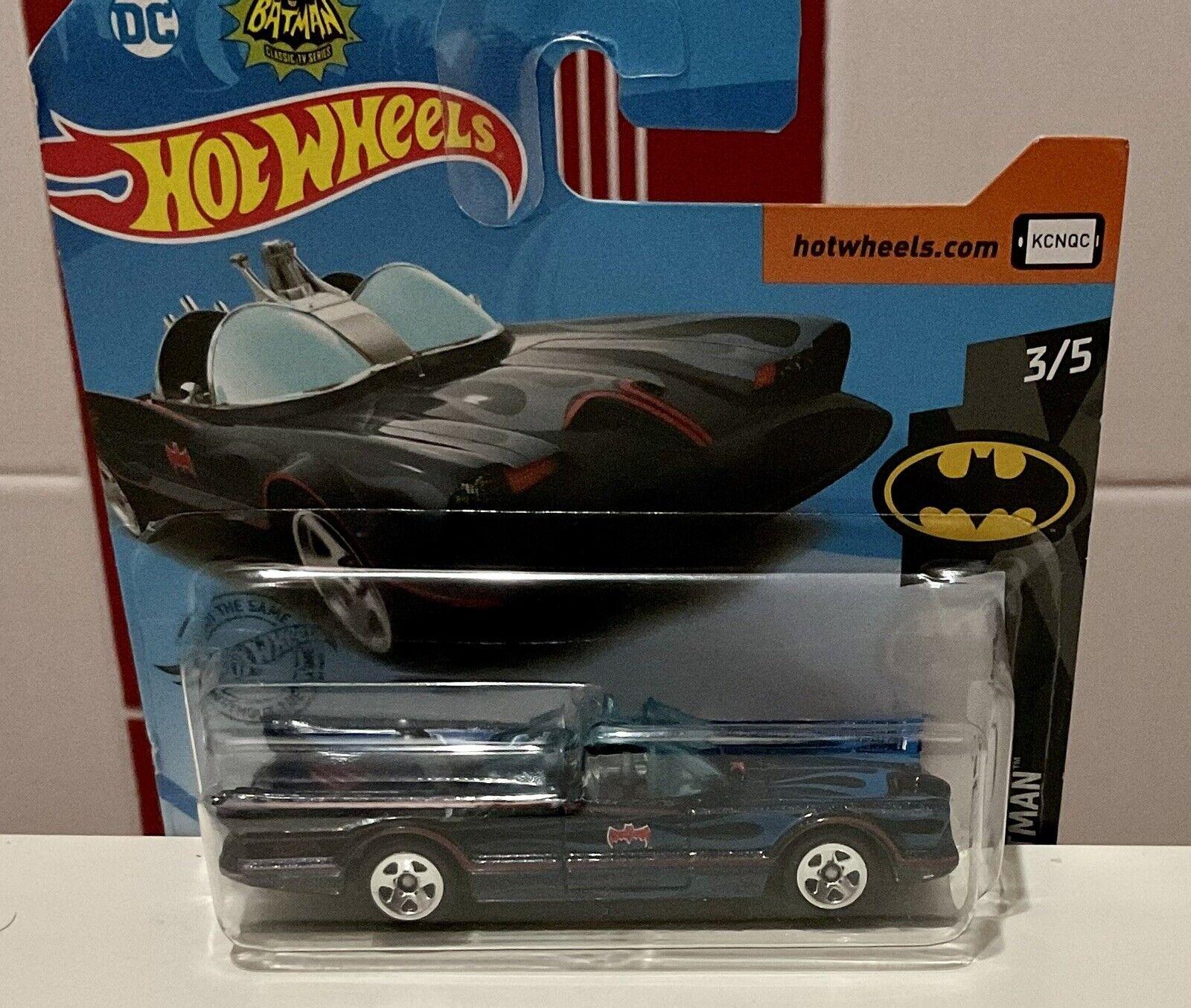 HOT WHEELS - tv series batmobile (Black blue) 1/64  (2019)