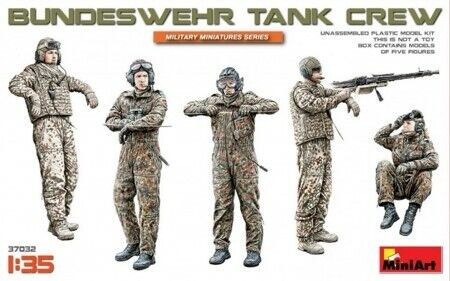Bundeswehr Tank Crew 1:35 Plastic Model Kit MINIART
