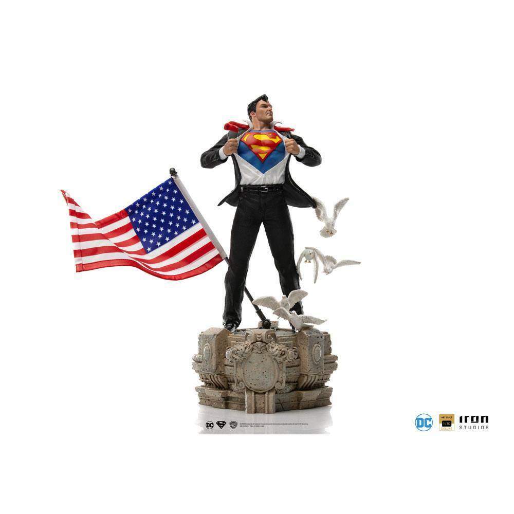 DC COMICS - Clark Kent 1/10 Art Scale Statue Iron Studios
