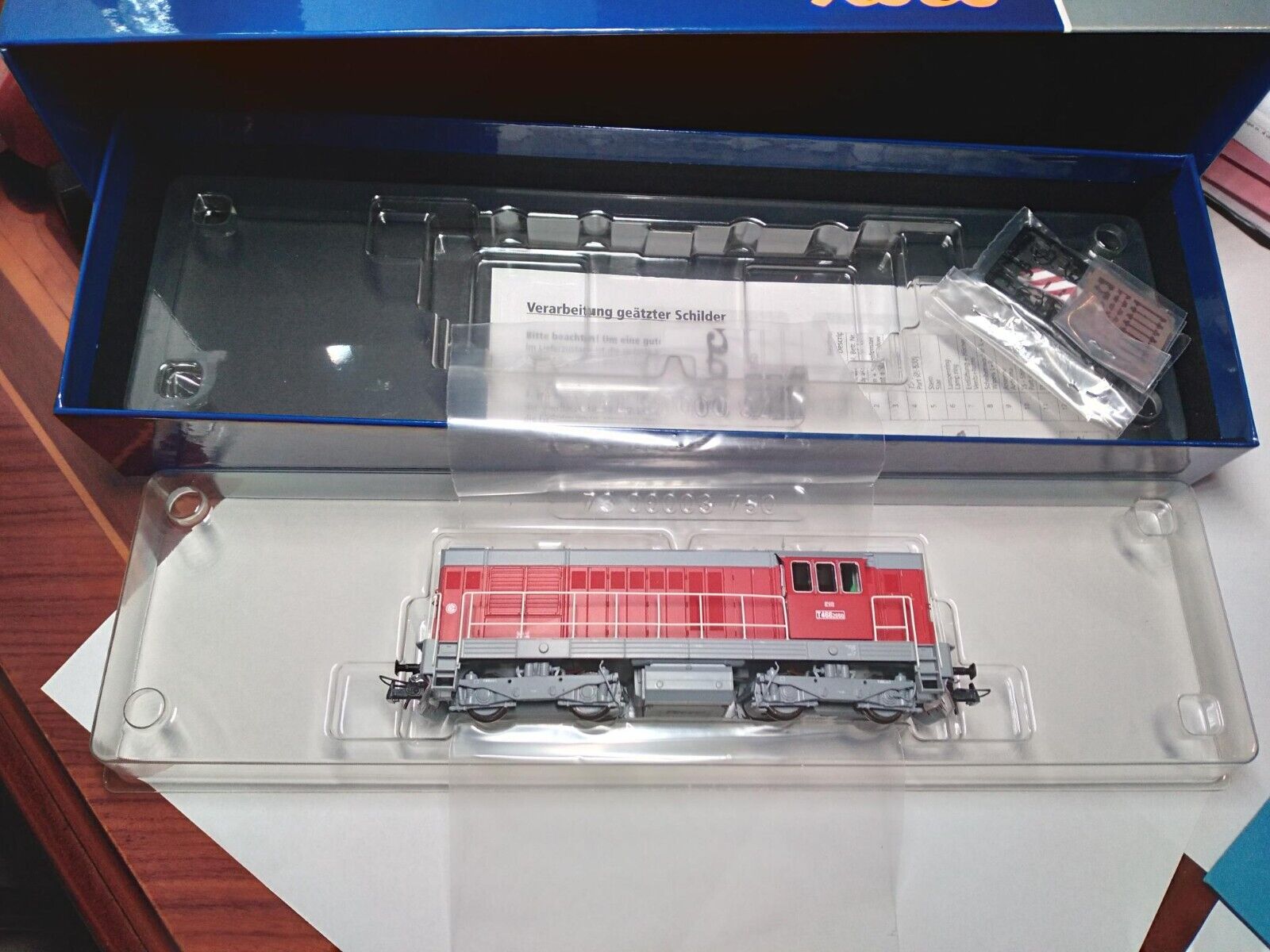ROCO 7300003 - Scala H0  Locomotiva diesel T 466 2050 Digital !