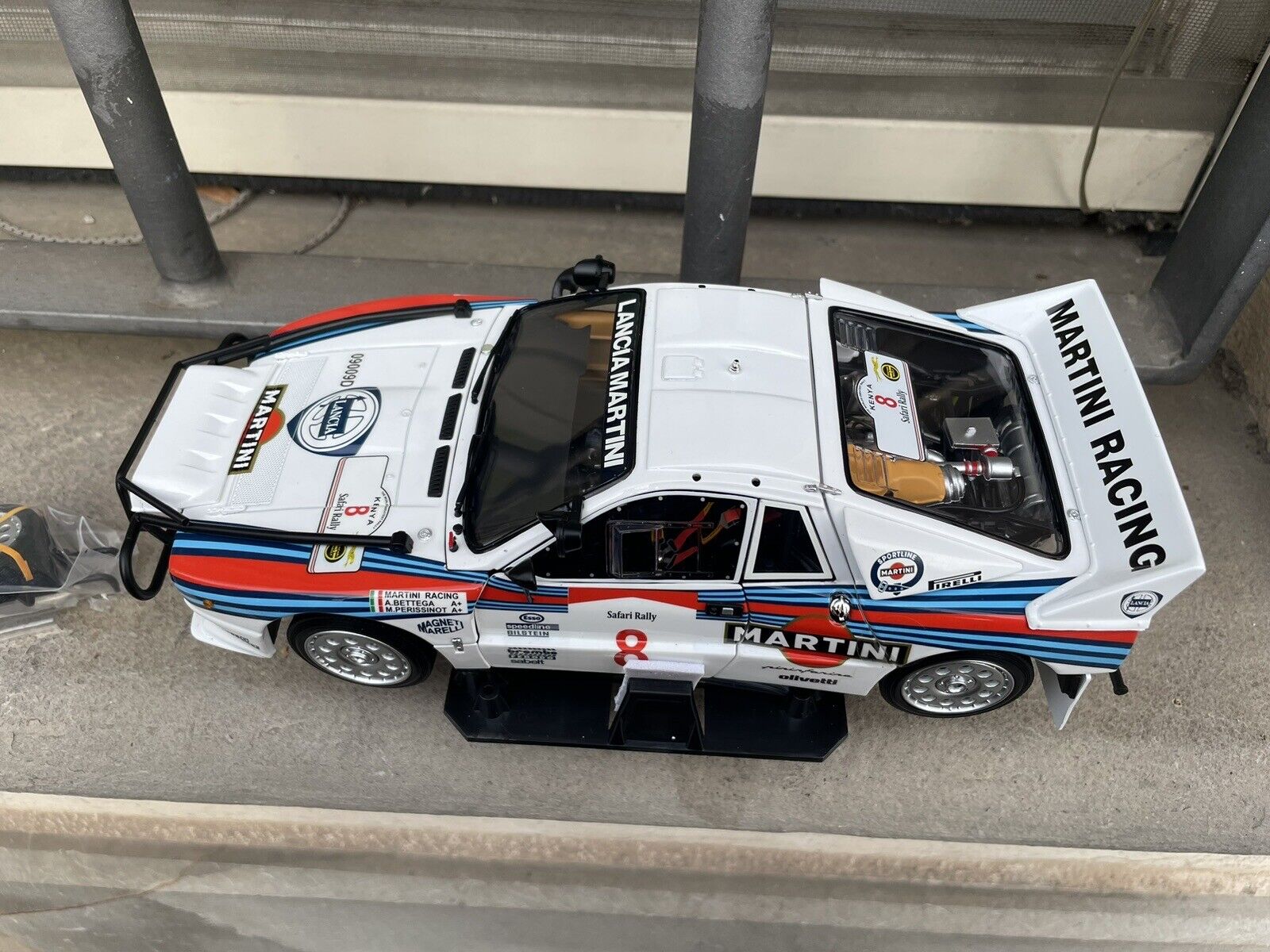 Kyosho N.08306J Lancia 037 #8 Rally Safari 1985 1:18