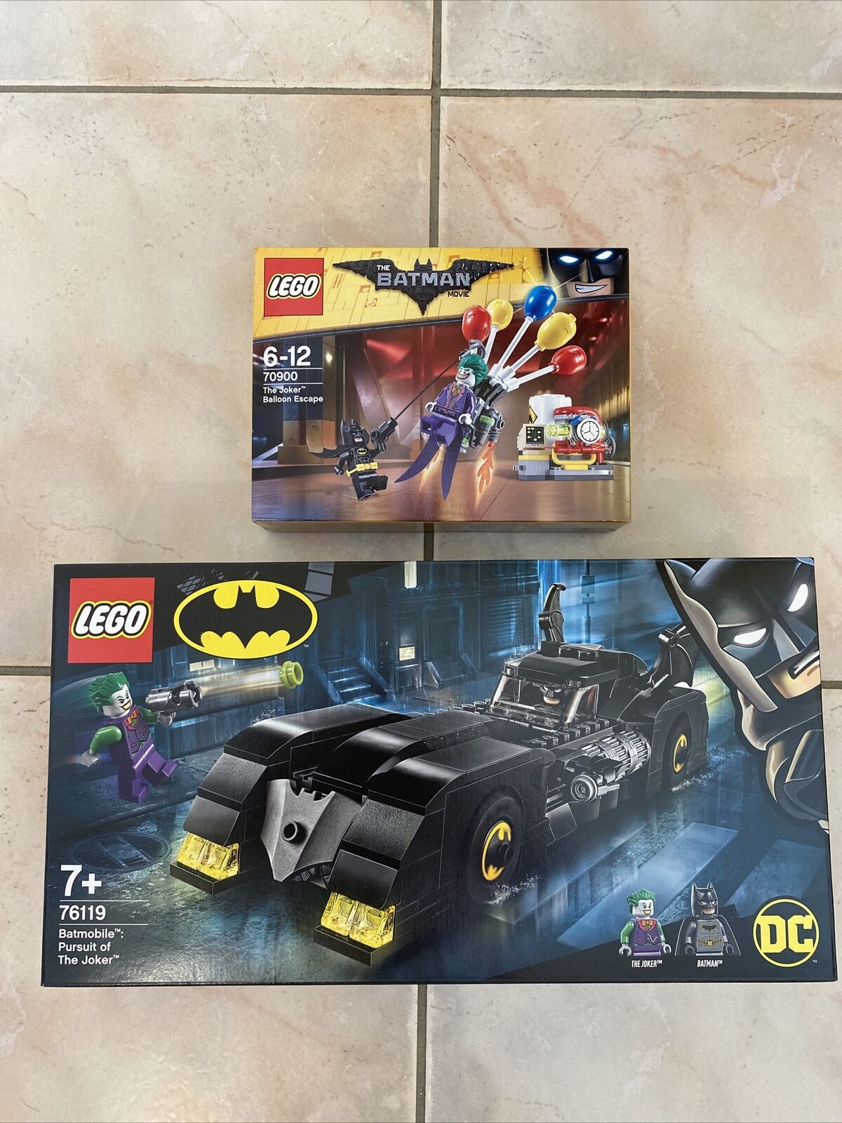 LEGO DC Batman - Batmobile: inseguimento di Joker (76119) + Joker Ballon (70900)