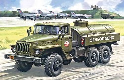 ATZ-5-4320 Fuel Bowser 1:72 ICM72613 - icm modellismo