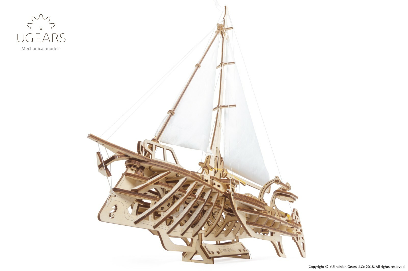 Ugears Barca Trimarano    - Modello meccanico funzionante da assemblare in legno