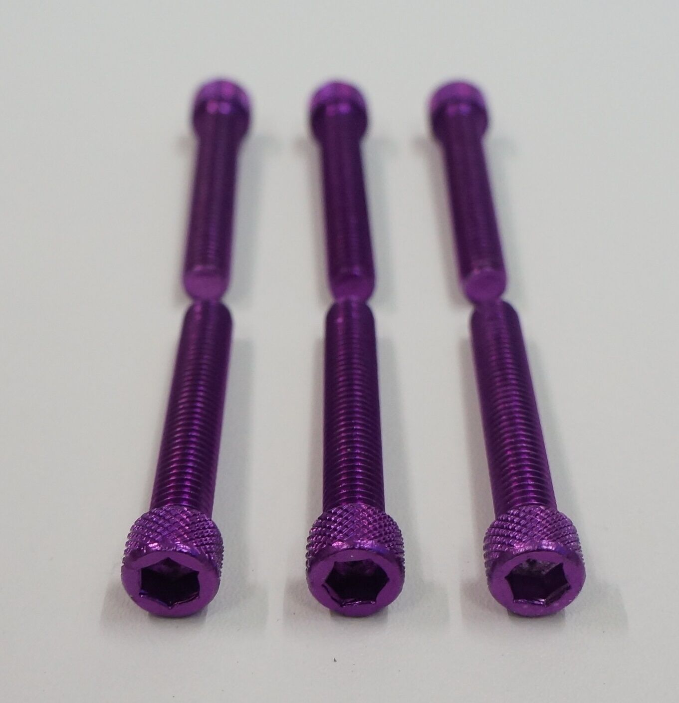 VITI IN ERGAL CARENA TESTA CILINDRICA TCEI M8X50 VIOLA 6 PEZZI