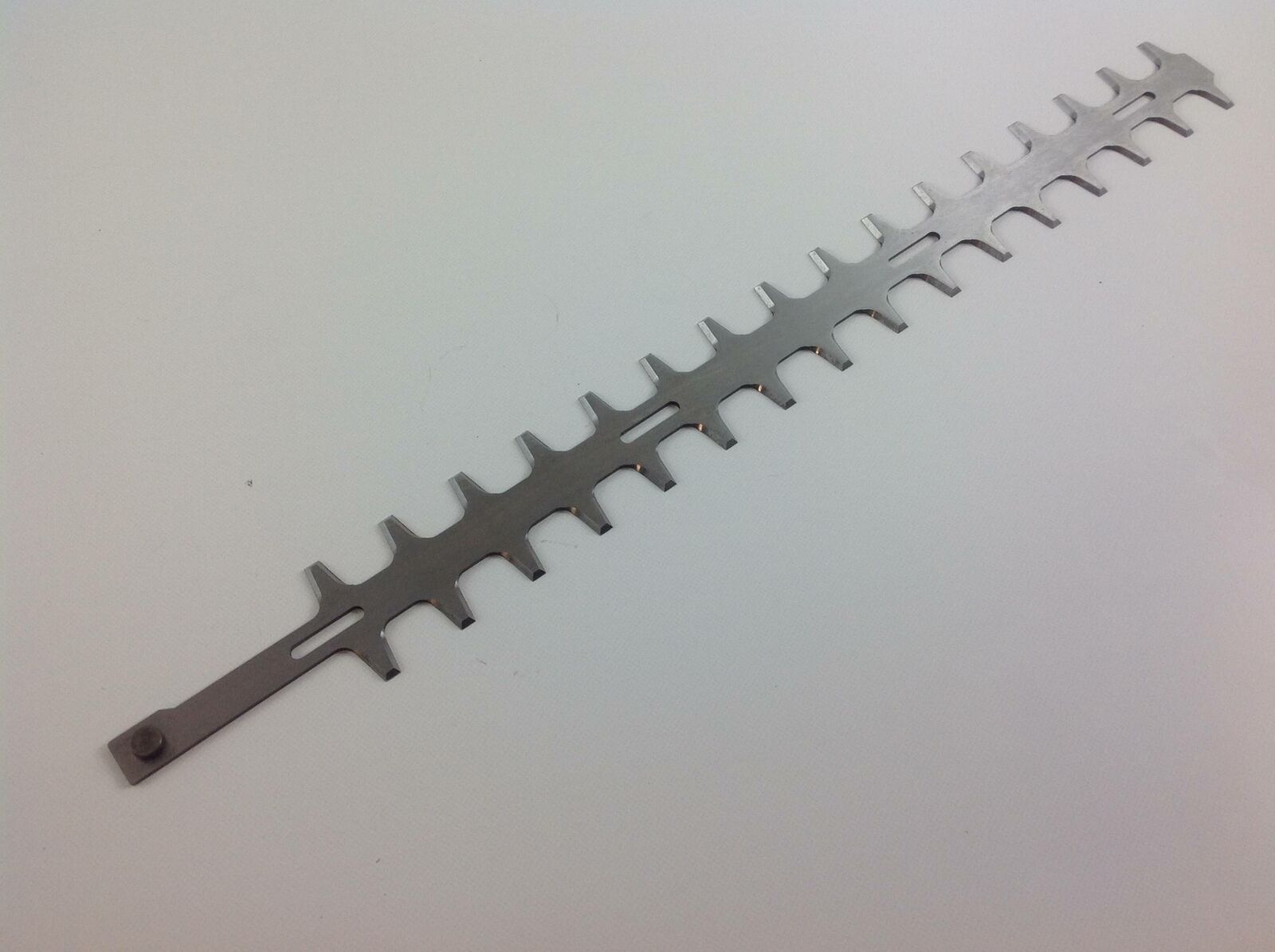 Lama esterna tagliasiepe compatibile 634 mm ALPINA per TS24