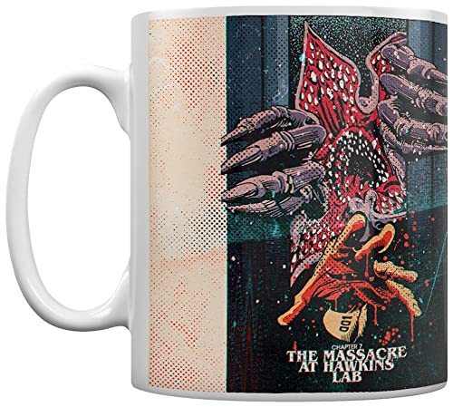 Pyramid Stranger Things S4 - Mug - 315 Ml - Massacre Du Laboratoire D'Hawkins