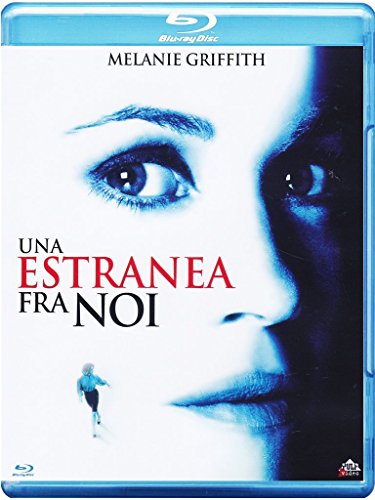 Una Estranea Fra Noi
