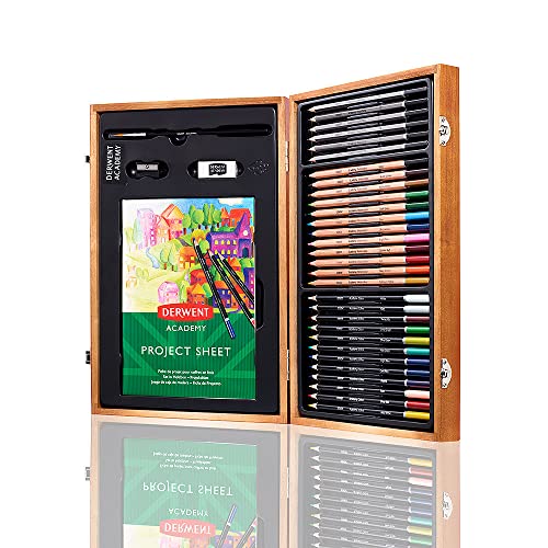 Derwent Academy Confezione Regalo In Legno Da 35 Pezzi, Con Matite Colorate, Pastelli Ed Altri Accessori Adatti Per Disegnare E Realizzare Opere D'Art