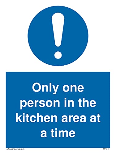 Confezione Da 5 – Cartello A5P Con Scritta In Inglese"Only One Person In The Kitchen Area At A Time" – 150 X 200 Mm