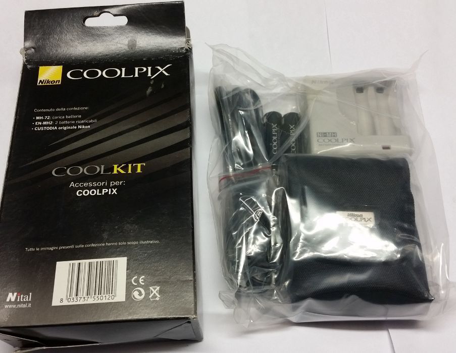 SK NIKON COOLKIT Accessori per COOLPIX (CaricaBatterie, Batterie, Custodia)