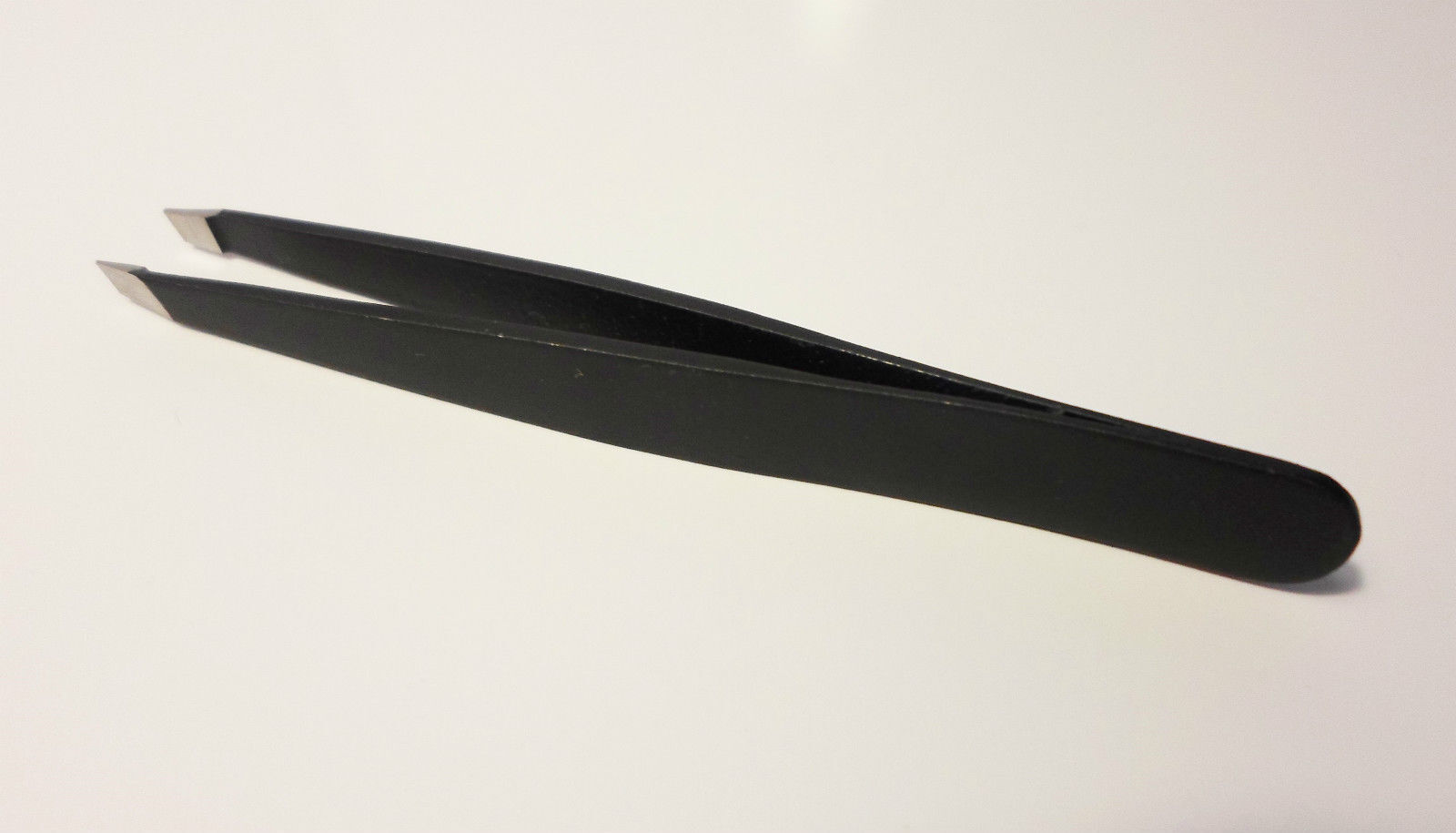 PINZA PINZETTA PRECISE SOPRACCIGLIA PUNTA CIGLIA ESTETISTA  BELLEZZA NERO