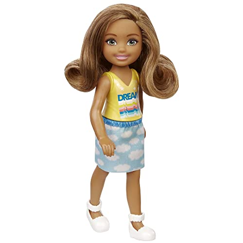 Mattel - Barbie Chelsea Friend Doll, Wearing Shirt With "Dream", Skirt With Cloud Print And White Shoes