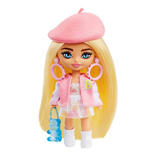Barbie - Extra Mini Minis, Bambola Bionda Con Basco E Giacca In Stile College, Borsetta A Forma Di Orsacchiotto Gommoso, Abiti E Accessori, Giocattolo