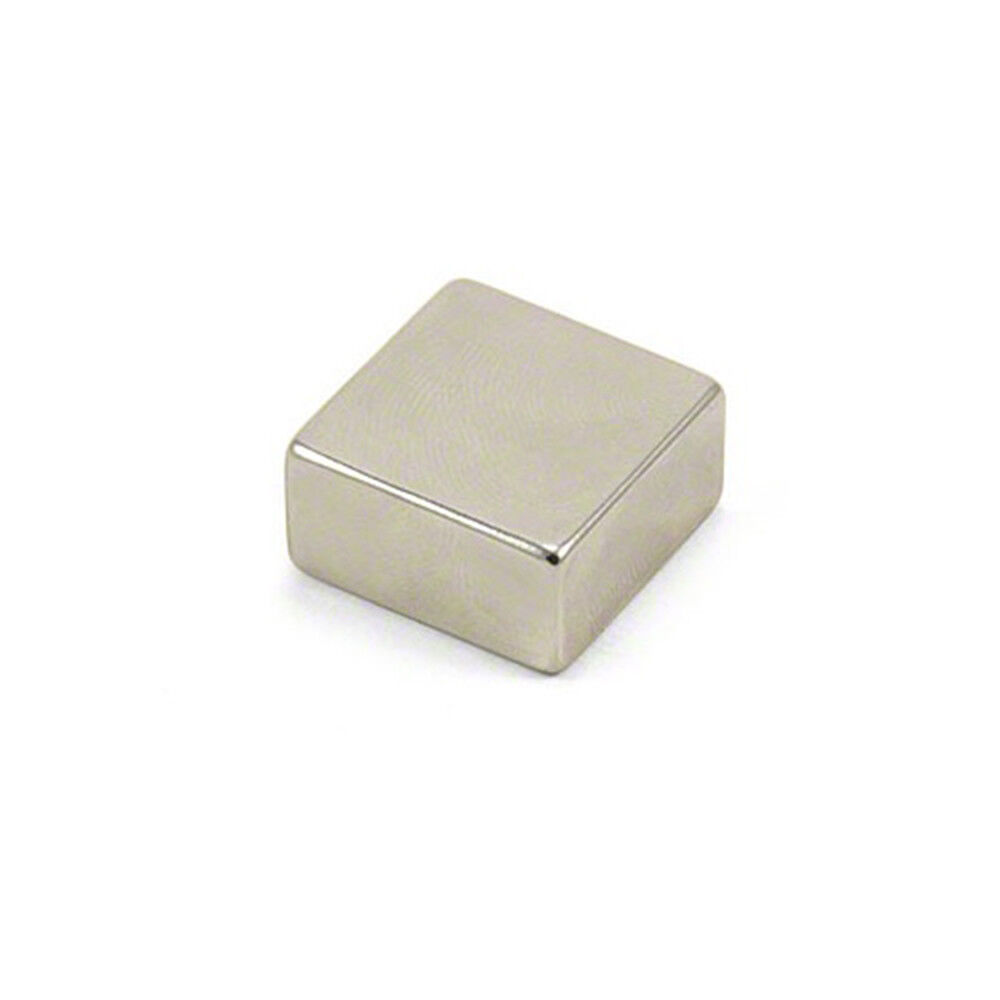 20 x 20 x 10 mm spessore N42 Neodimio - 14,2 kg Pull (confezione da 1)