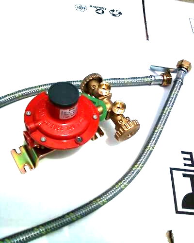 CENTRALINA GAS 2 BOMBOLE 10KG + FLESSIBILI 50CM