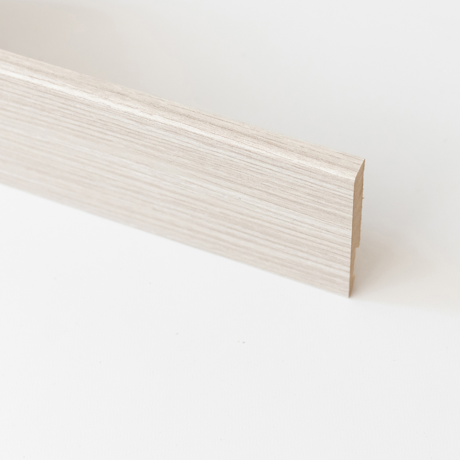 2226   Q.TA'. 5 BATTISCOPA  80X11 MM MDF 240 CM ROVERE SBIANCATO