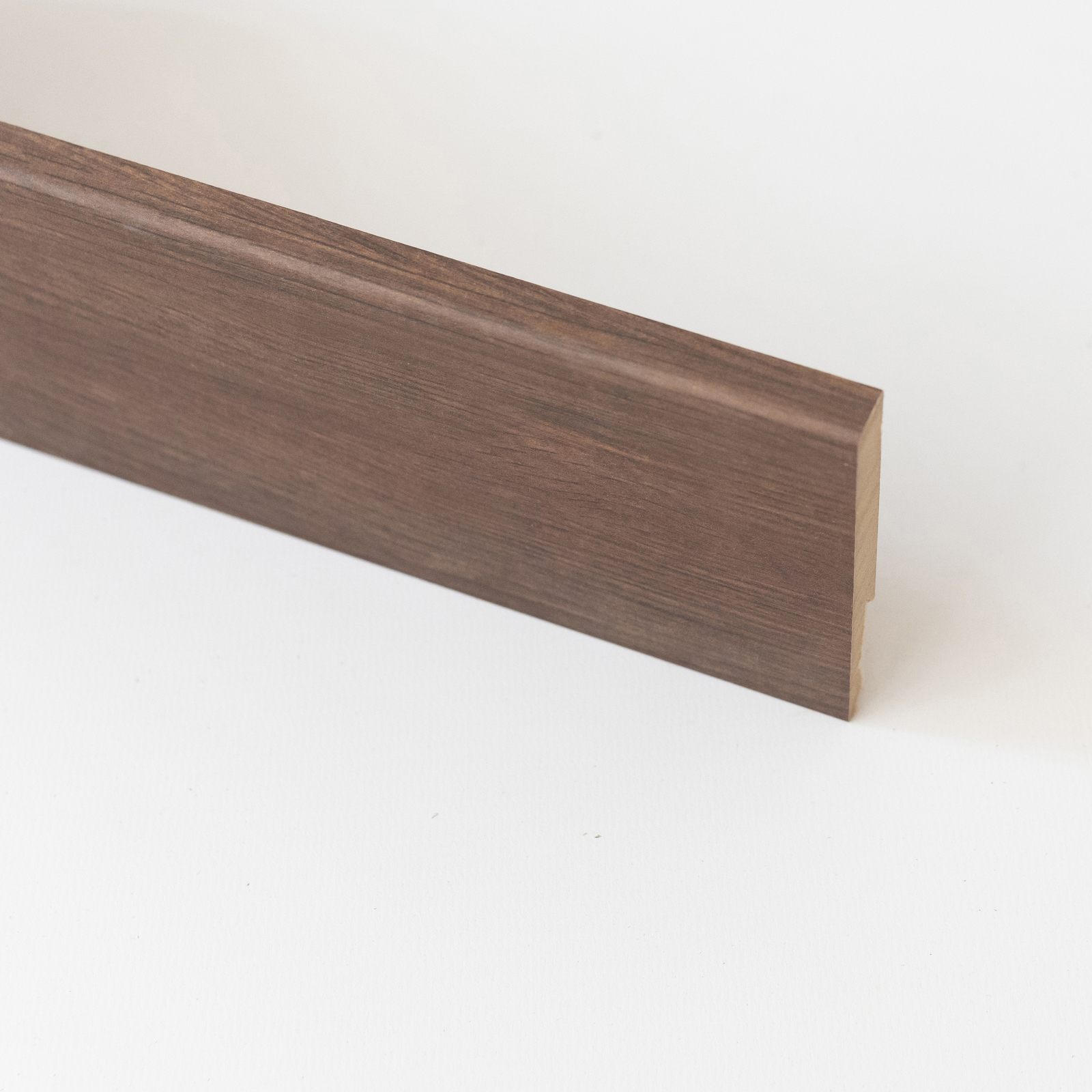 2244   Q.TA'. 5 BATTISCOPA  80X11 MDF 240 CM NOCE SCURO