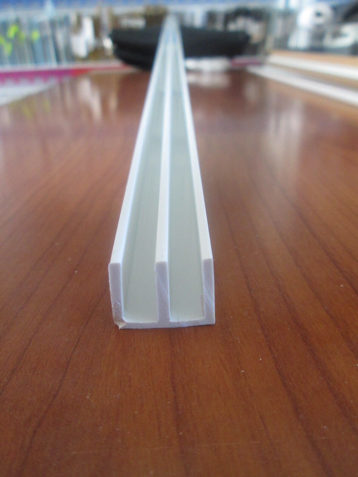 PROFILI IN PVC BIANCO A DOPPIA U MM 12X13 DA MT. 2