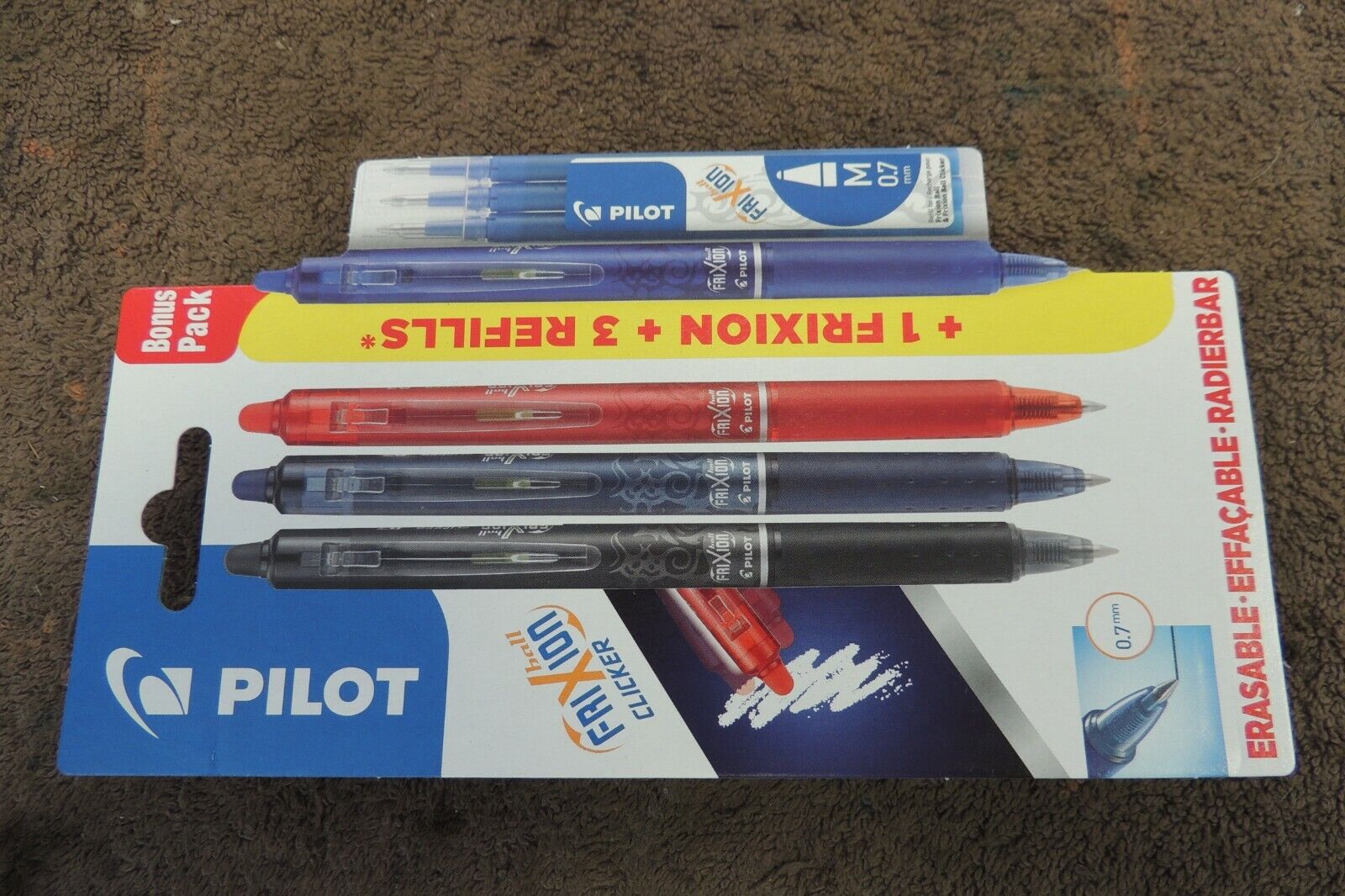 Penne frixion clicker 3PZ  nero, blu, rosso + 1 penna blu + set 3 refill frixion