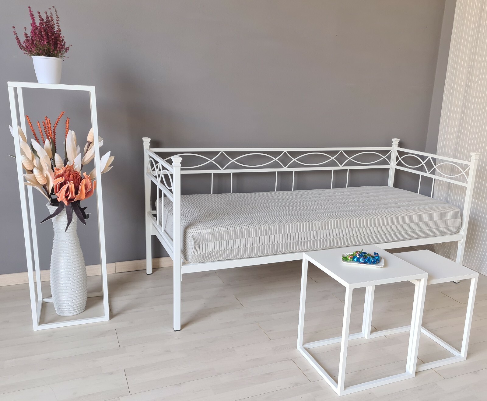 Divano letto in ferro battuto "Rosa Anna" bianco opaco satinato