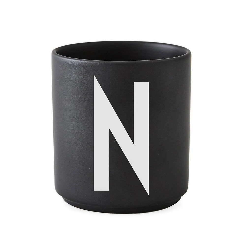CUP N - DESIGN LETTERS BLACK
