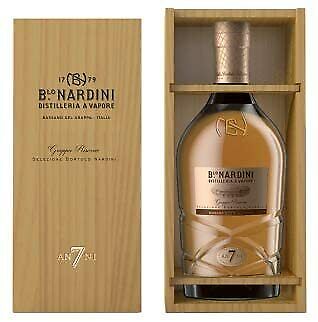 Nardini Selezione"Grappa Riserva 7 anni" in ast. legno 70 cl 45% vol.