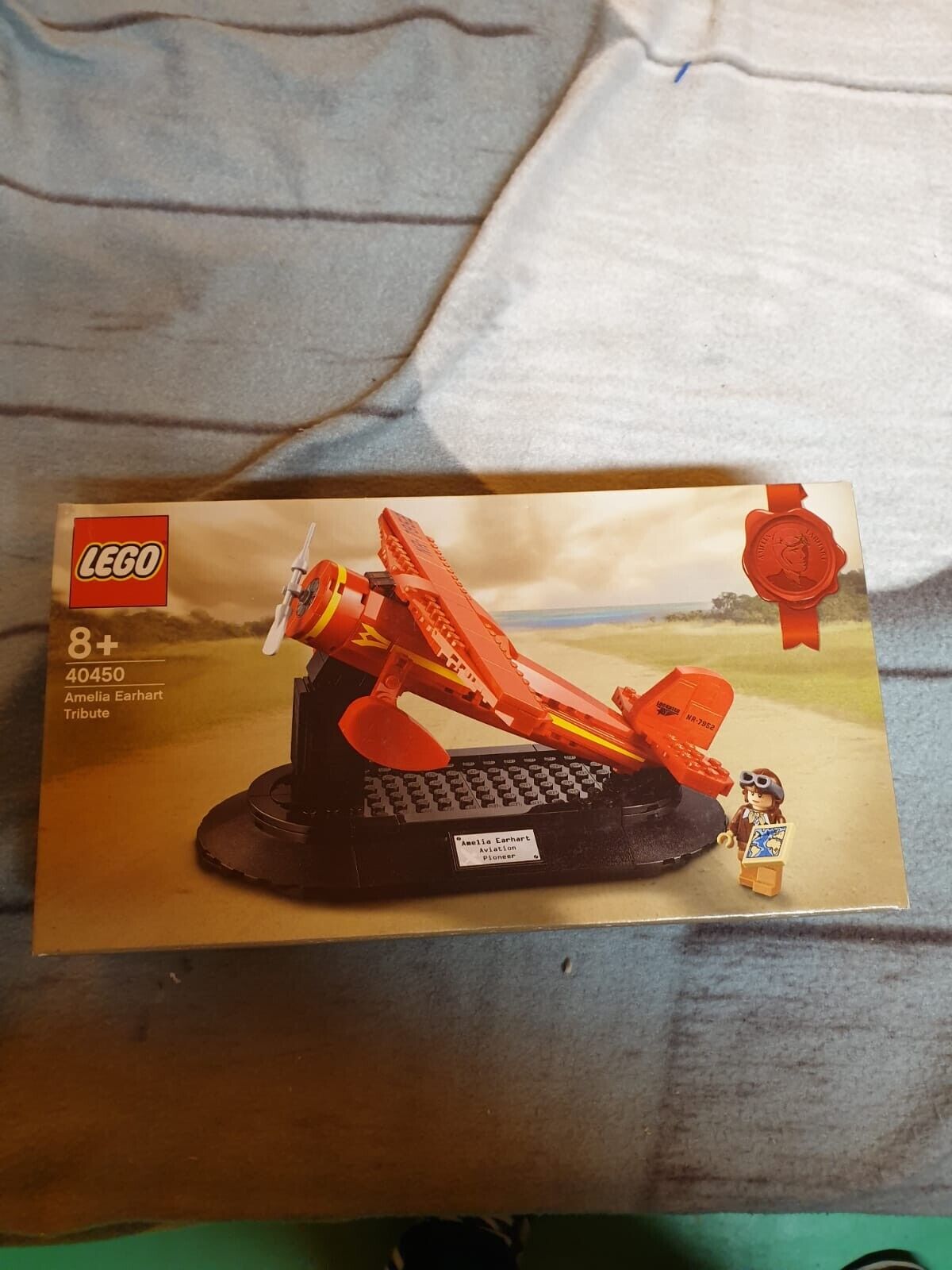 Lego 40450 Amelia Earhart Tributo Limited Edition.