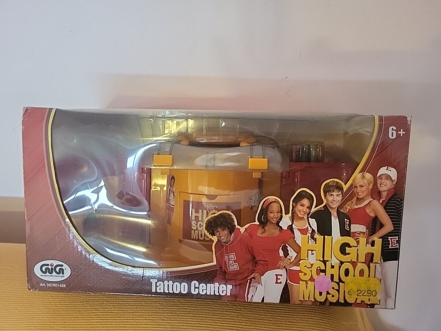 HIGH SCHOOL  TATOO CENTER