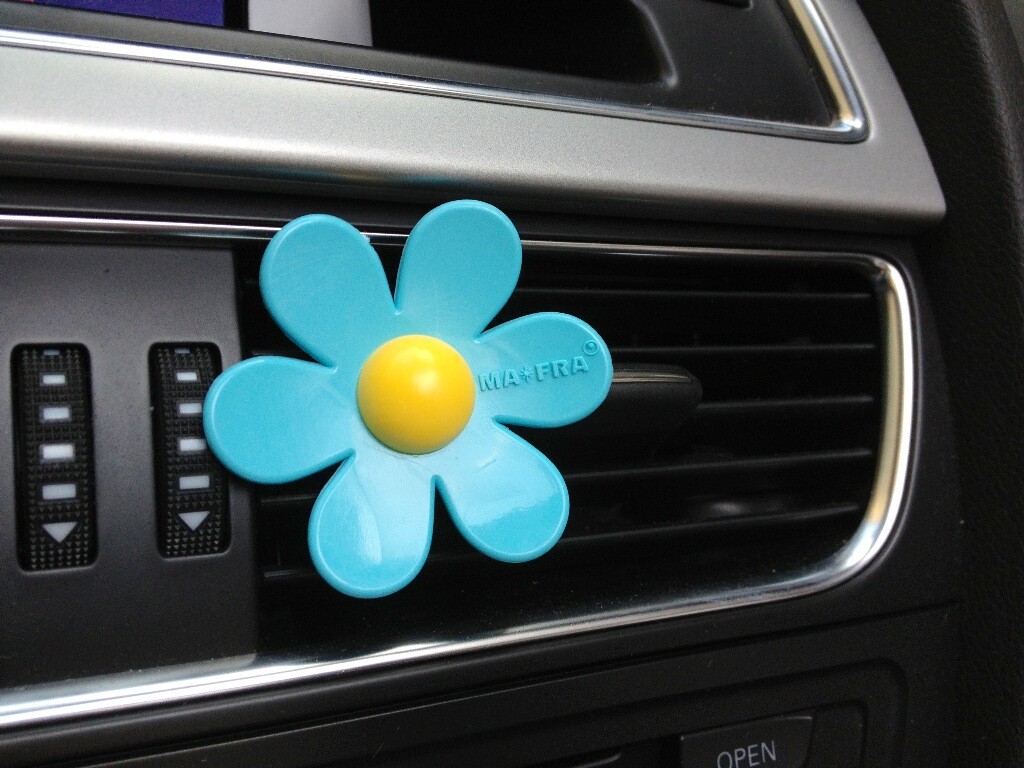 Hippy è il nuovo profumatore per auto di MA-FRA Hippy Blue