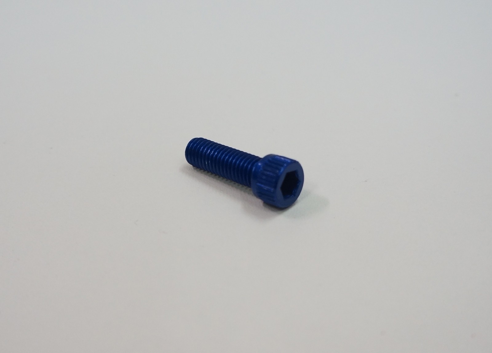 VITE IN ERGAL CARENA TESTA CILINDRICA TCEI M6X45 BLU / COBALTO