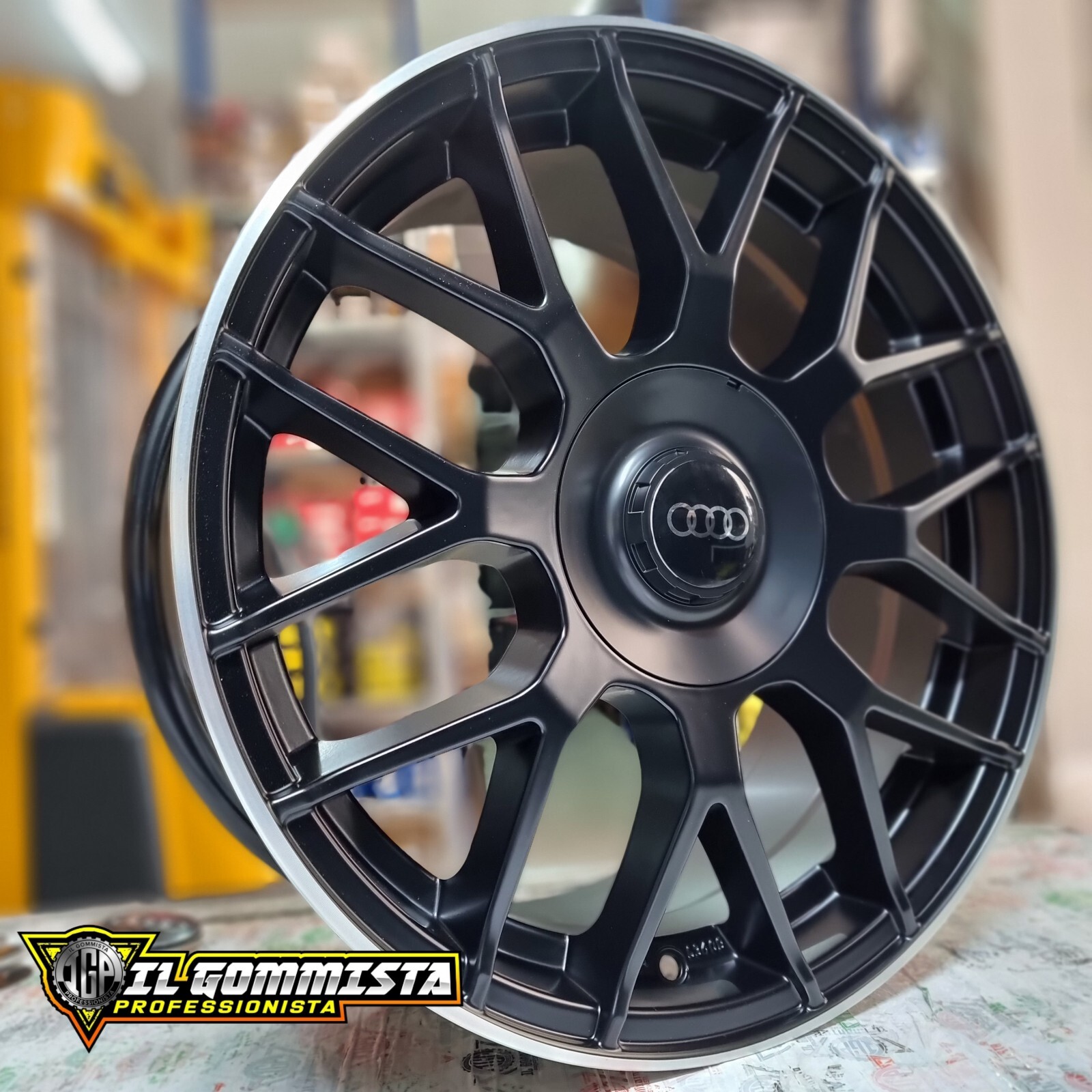 IGPGT1 New KIT 4 Cerchi In Lega 17" Compatibili con Audi A3 A4 Q2 Q3 Q5 e-Tron