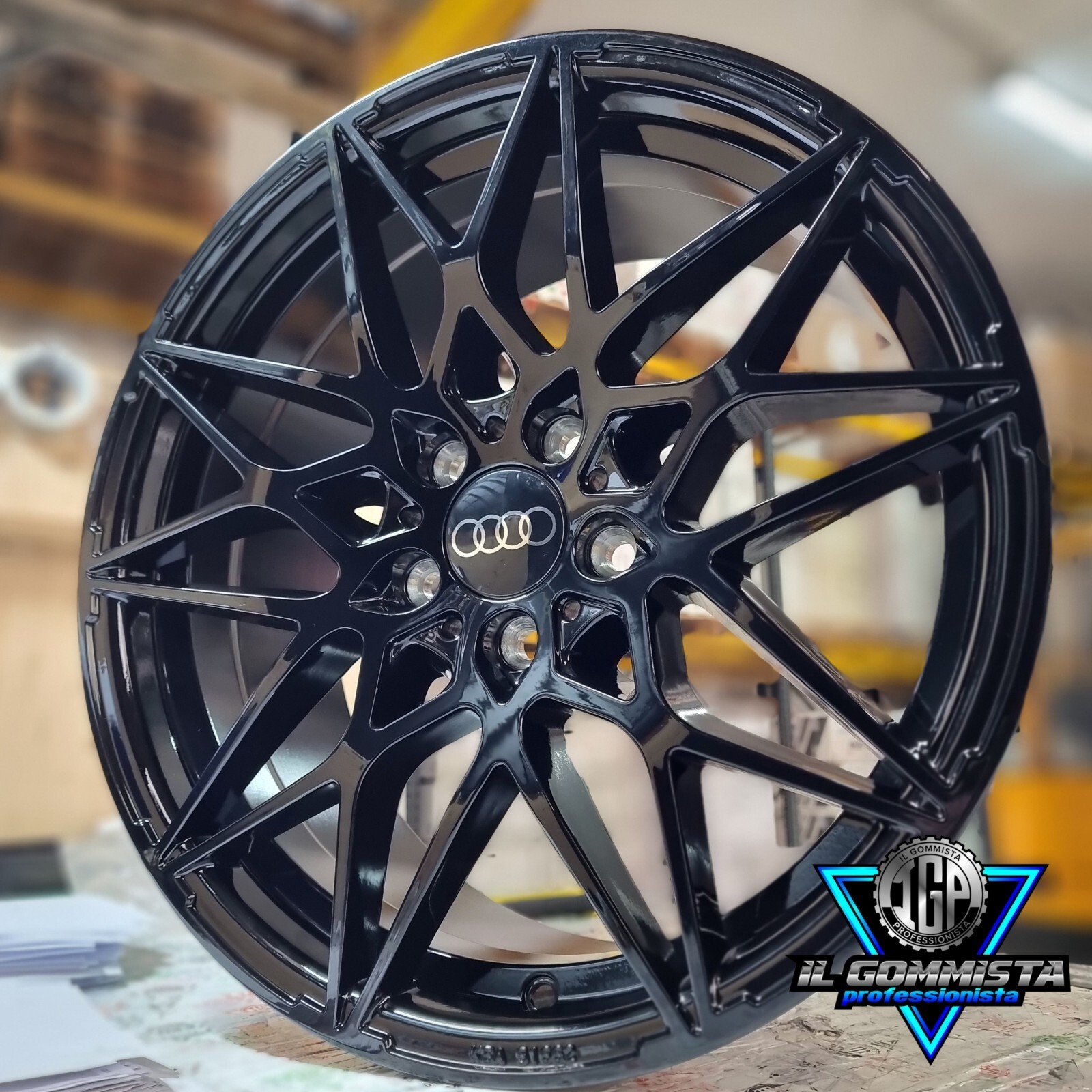 IGPB2 KIT 4 Cerchi In Lega 18" Compatibili con Audi A3 A4 Q2 Q3 Q5 e-Tron S-line