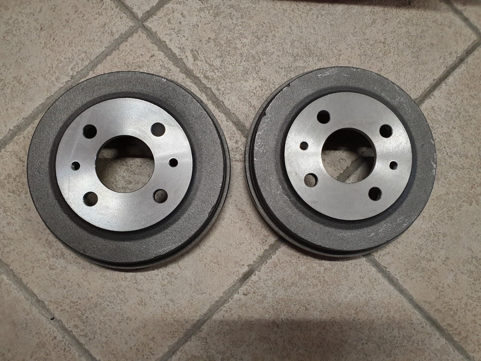 COPPIA TAMBURI FRENI ANTERIORI PER FIAT  126/FIAT GIARDINIERA