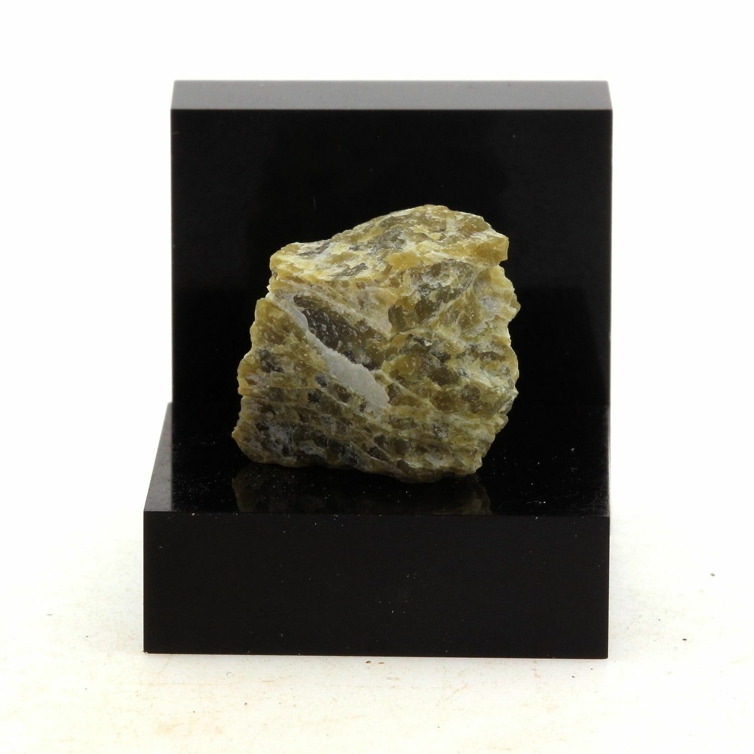 Ottrélite. 26.5 Ct. Gatineau,Quebec,Canada