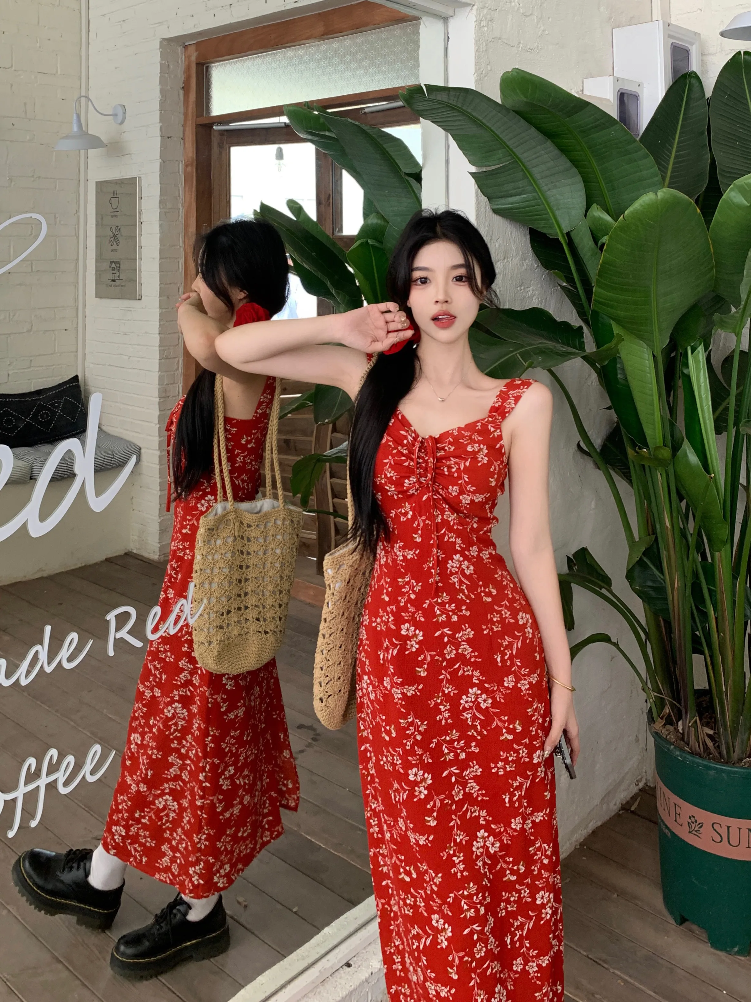 Large Size 2024 Summer New French Vintage Tea Series Pure Desire Red Brokered Flower Beach Holiday Vestito Versatile Dimagrante