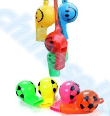 50Pcs Calcio Colorato Faccia Divertente Fan Del Capretto Fischio Cheerleading Bambini Fischio Palla Da Calcio Pallone Da Calcio Fischietti Con Corda