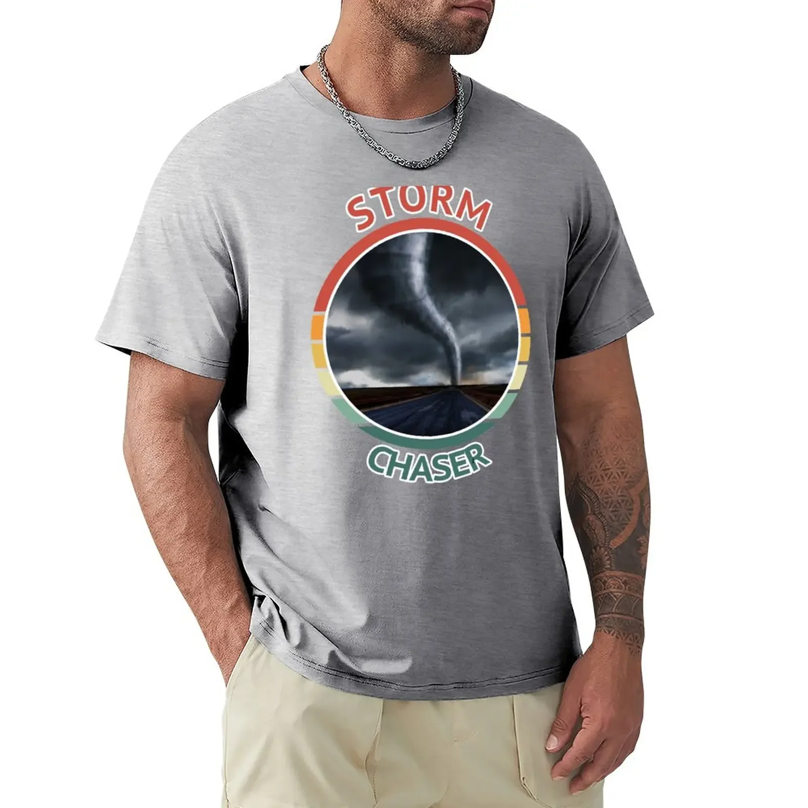 Storm Chaser Weather Tornado Hurricane Retro Graphic Design T-Shirt Plain Vintage Cute Tops Maglietta Da Uomo