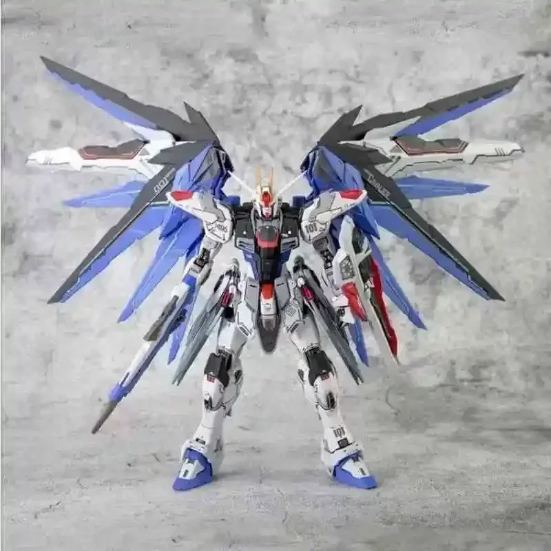 Gundam Gold Heretic Red Heretic Seven Swords Modello Di Animazione Strike Freedom Boy Assemblato Puzzle Figure Toy Action Figure Gift