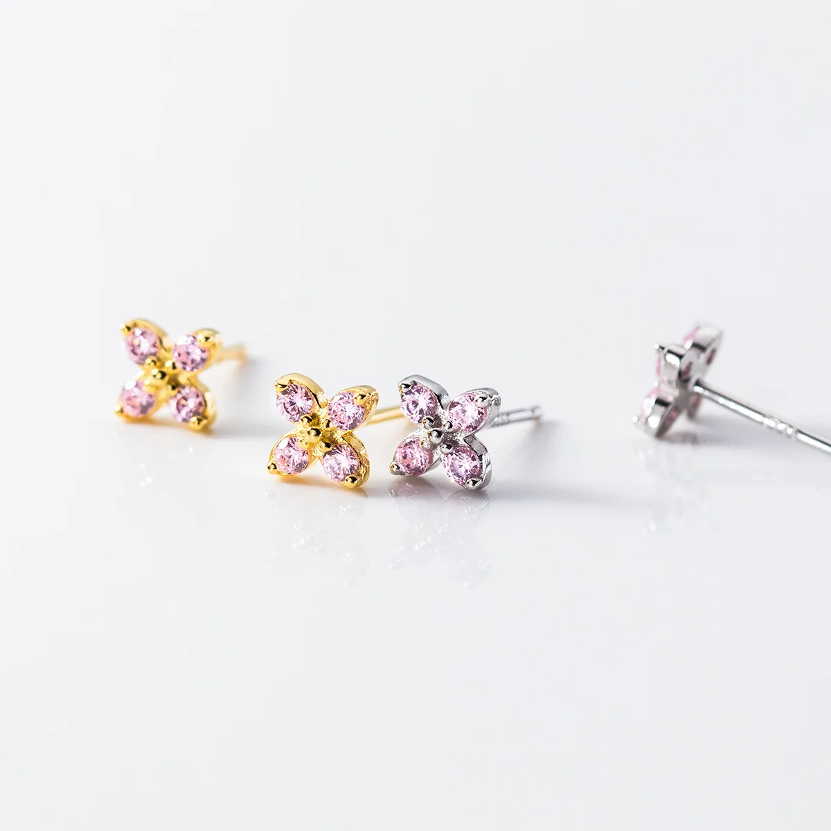 Toyoosky 100% S925 Sterling Silver Pink Diamond Four Leaf Flower Ear Studs Ins Style Sweet Temperament Flower Ear Jewelry Female
