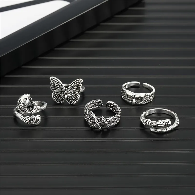 1Pc Punk Vintage Butterfly Snake Ring Per Uomo Donna New Gothic Hiphop Owl Dragon Fish Twisted Snake Men Ring Party Jewelry R256