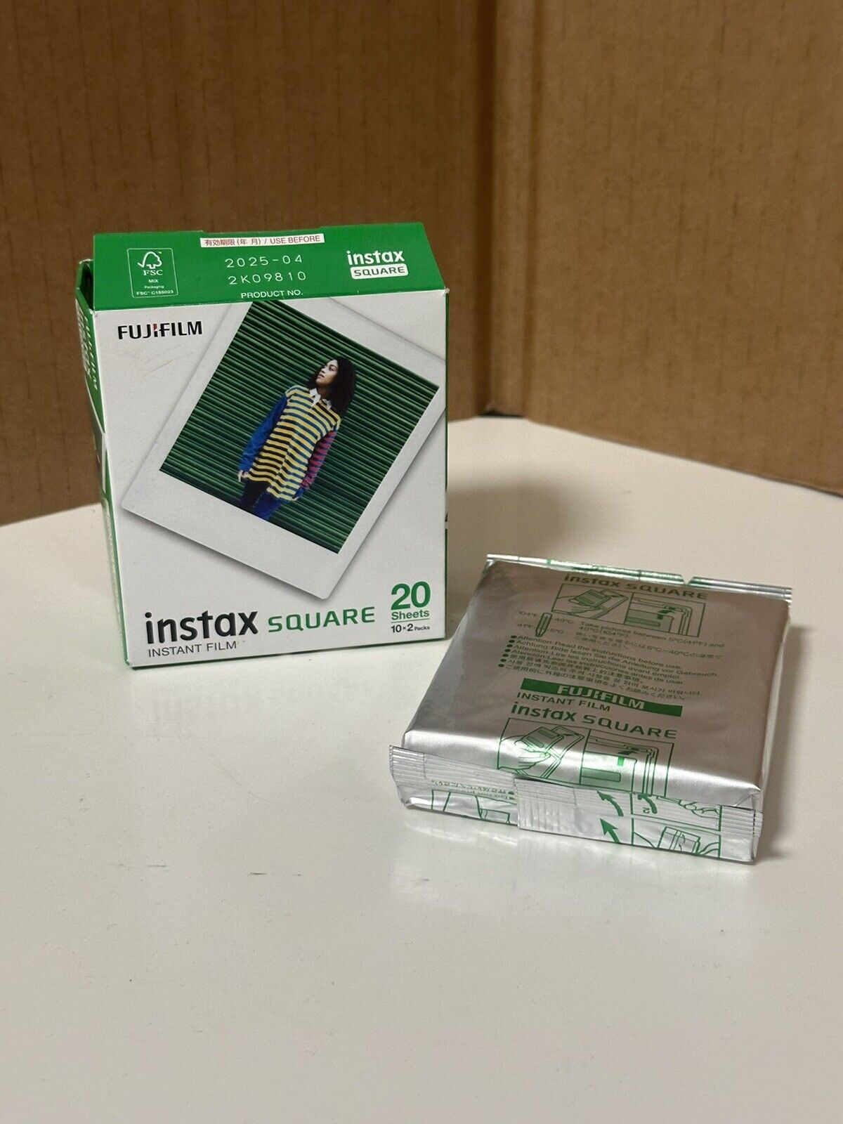 Fujifilm instax SQUARE Instant Color Film - 10 Pellicole. Da Usare Entro 04/2025